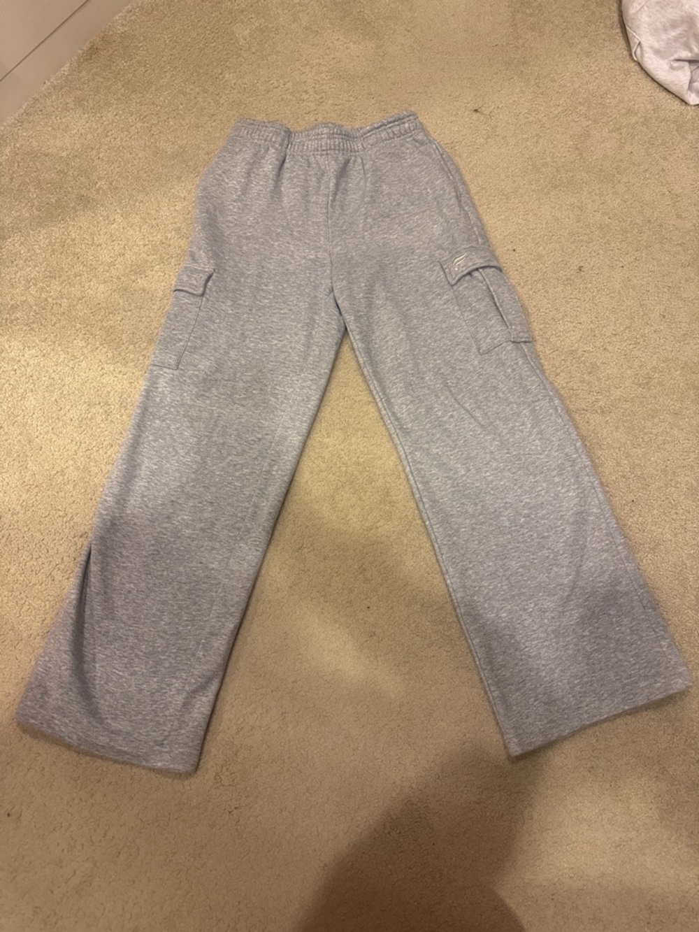 Fabletics Light Gray Cargo Sweatpants - Casual Wide-Leg Joggers
